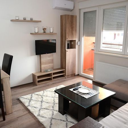 Sonja Apartman Jagodina Apartment Bagian luar foto