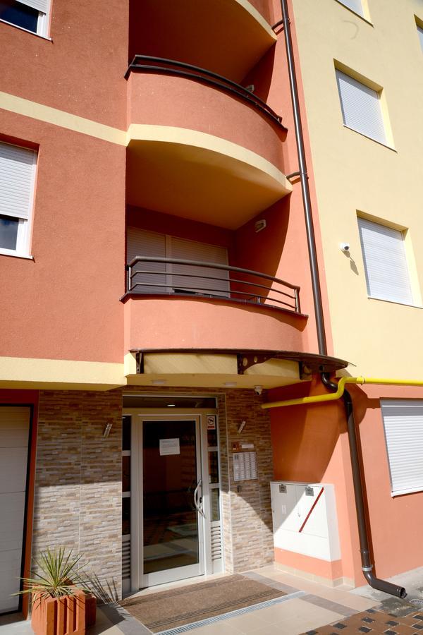 Sonja Apartman Jagodina Apartment Bagian luar foto